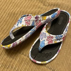 NEW Comfy Paw Print Flip Flop Sandals SIZE 40